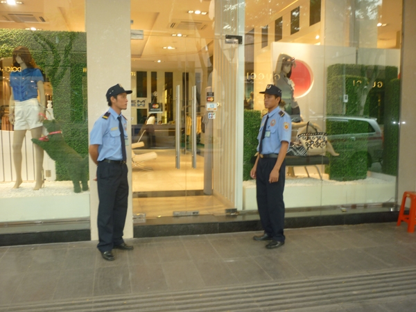 Dịch vụ bảo vệ shop thời trang, cửa hàng quần áo an toàn chuyên nghiệp tại tỉnh Lai châu  - 0912686666